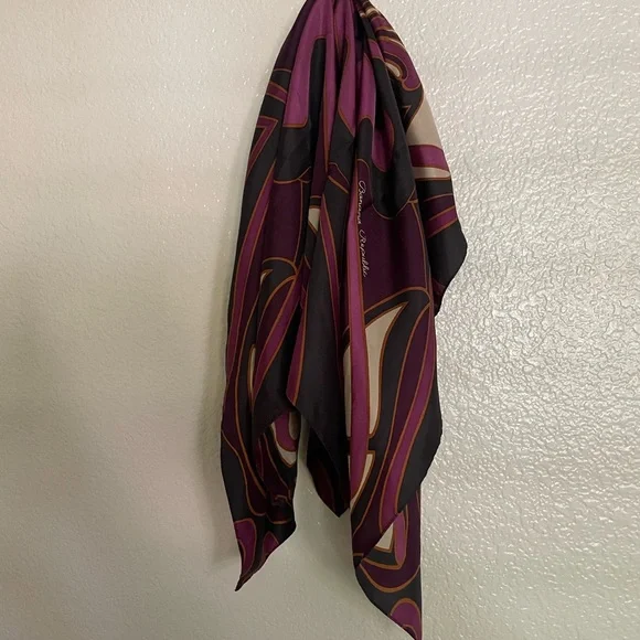 Banana Republic Signature Silk Scarf - Picture 5 of 5